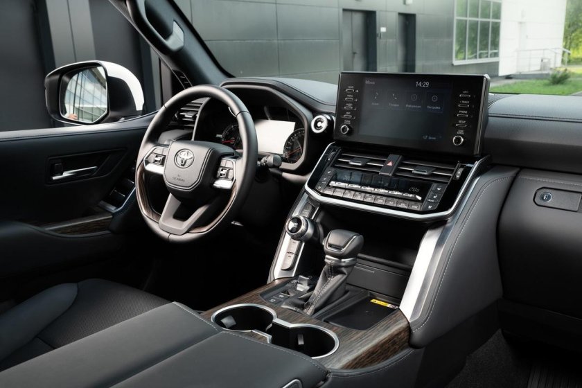 Toyota lc300 Interior