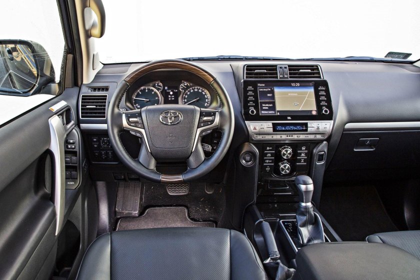 Toyota Land Cruiser Prado 300