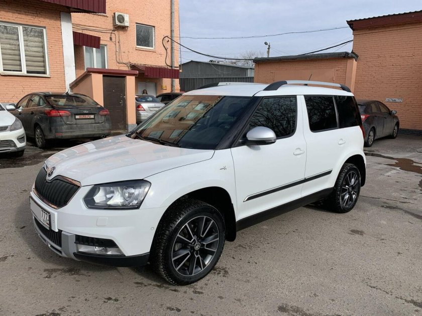 Skoda Yeti белая