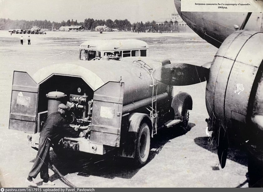 Самолет заправщик