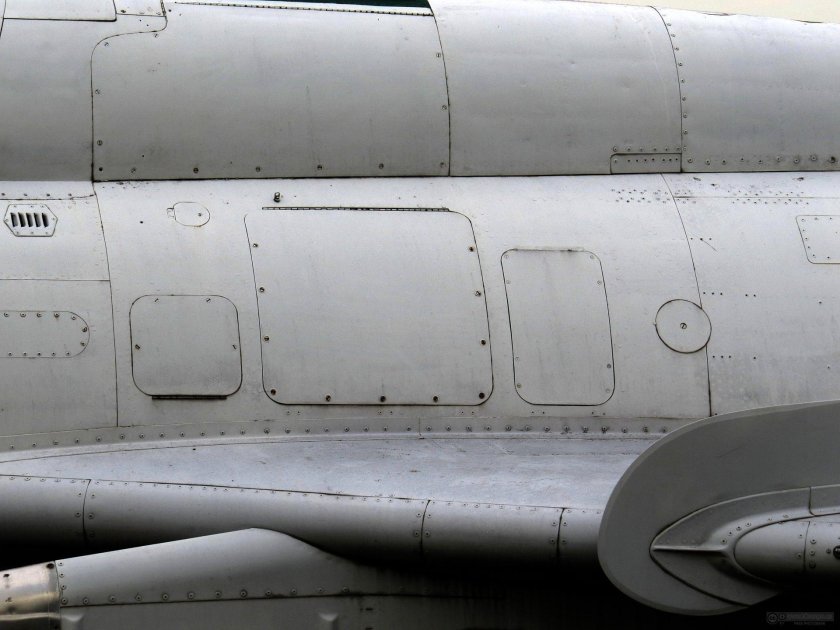 Клепаная обшивка самолета