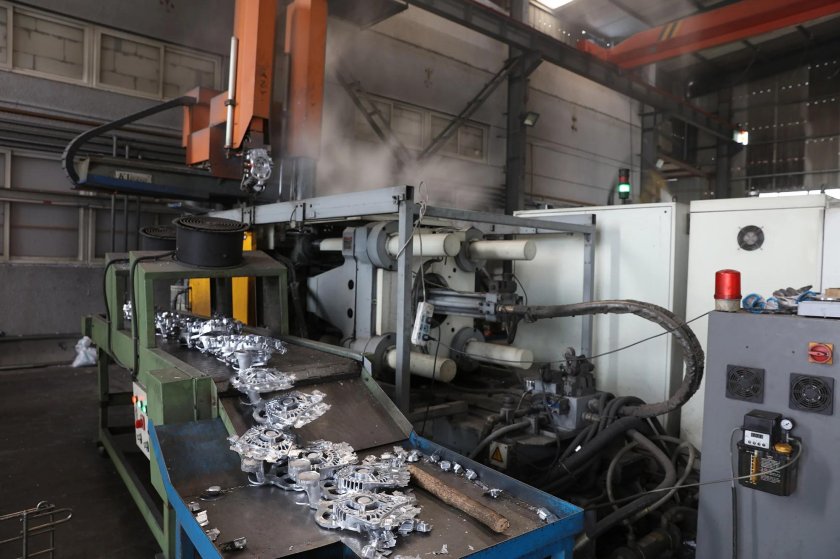 Литейные станки для литья алюминия под давление