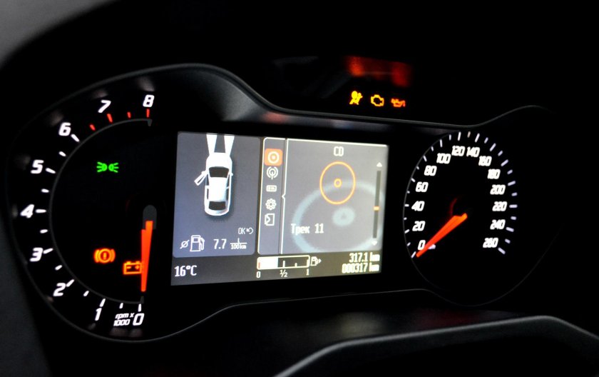 Ford Mondeo 4 приборная панель