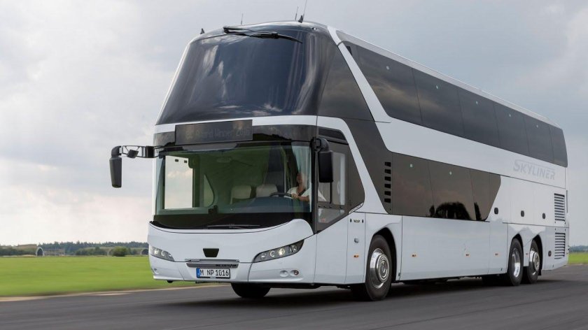 Автобус Neoplan Skyliner