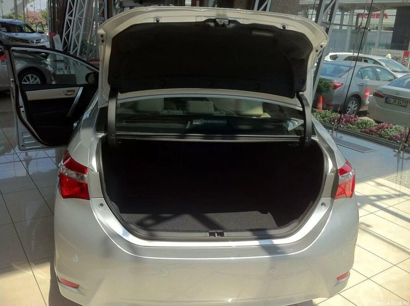 Toyota Corolla 2017 багажник