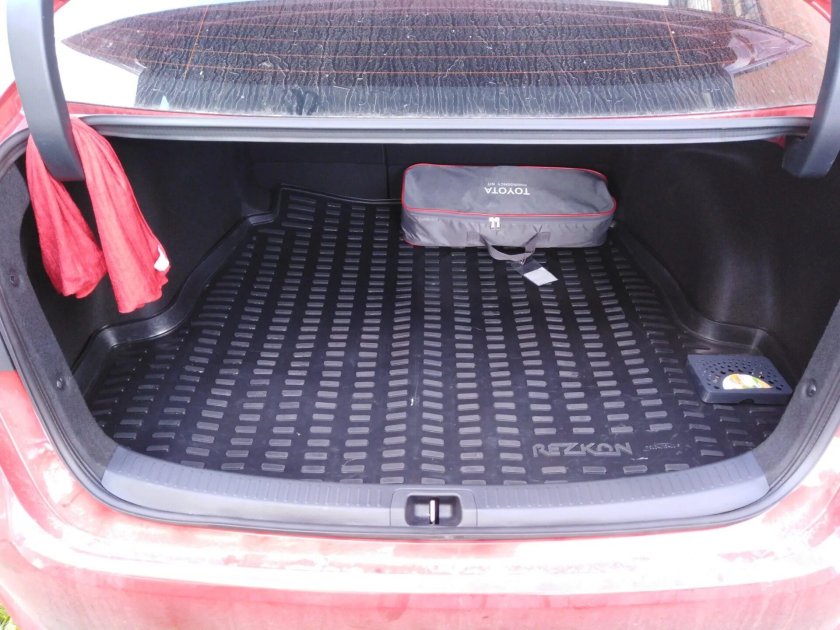 Багажник Toyota e210