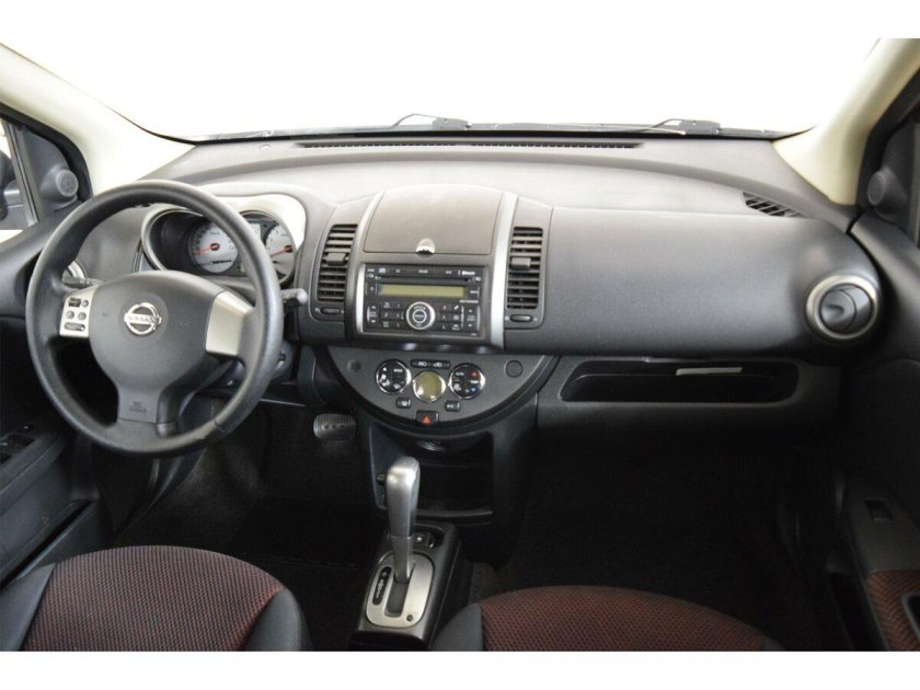 Nissan note 2008 салон
