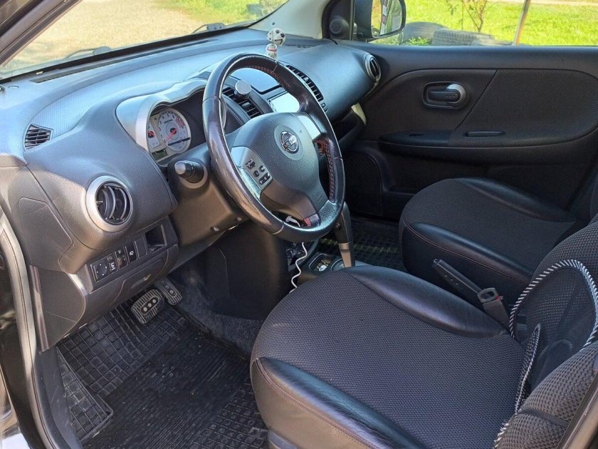 Nissan note i
