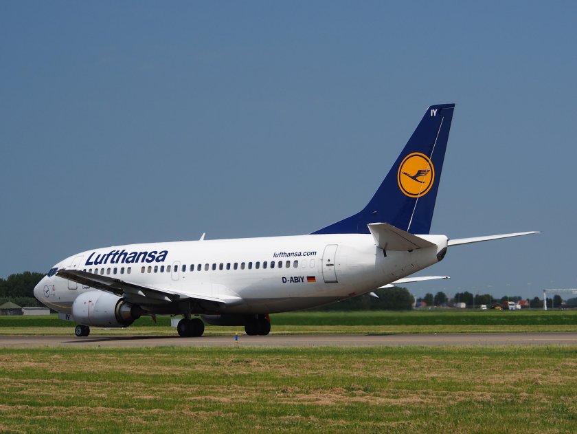 Armenia Air Boeing 737-500