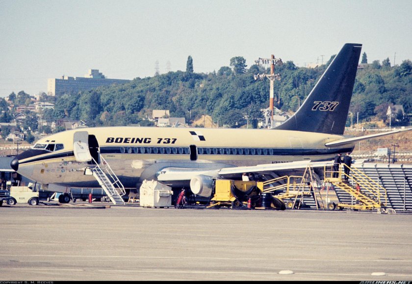 Самолет боинг 737