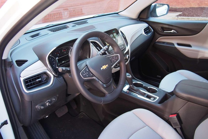 Chevrolet Equinox 2022 салон