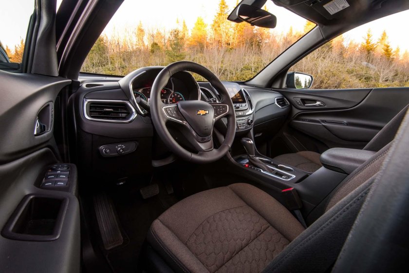 Chevrolet Equinox 2022 салон