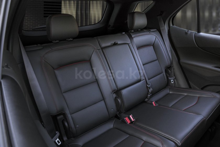 Chevrolet Equinox 2022 салон