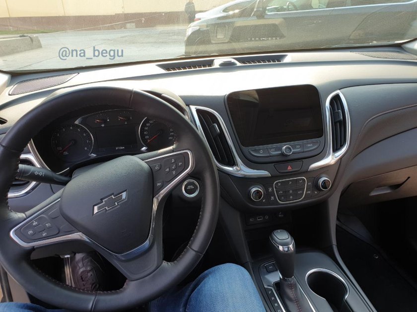 Chevrolet Equinox 2022 салон