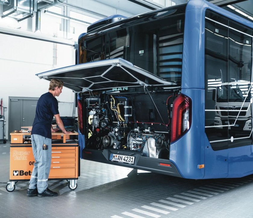 Mercedes-benz capacity l