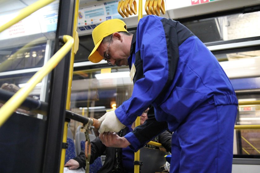 Слесарь-ремонтник нефтепромыслового оборудования