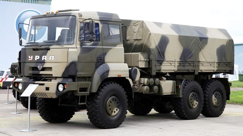 Урал 6370 военный тягач