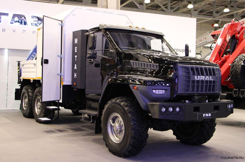 Автомобиль Урал Некст