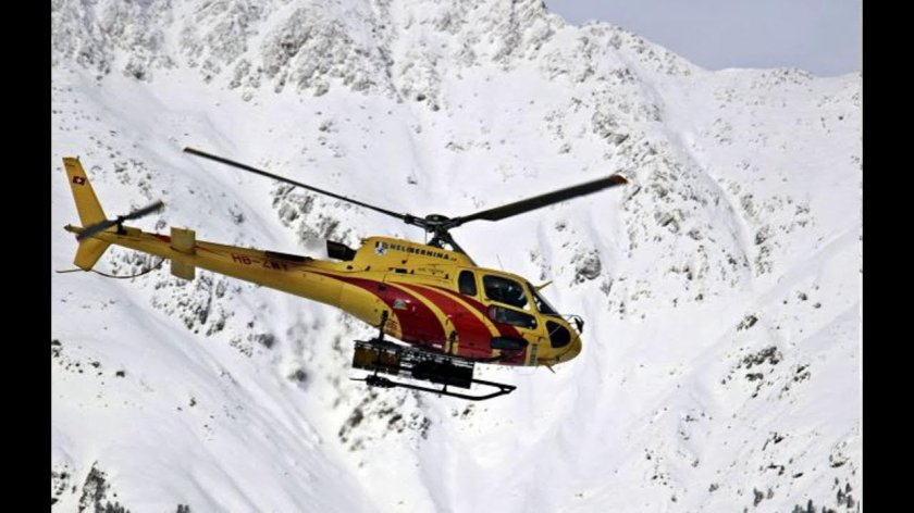 Вертолет в горах