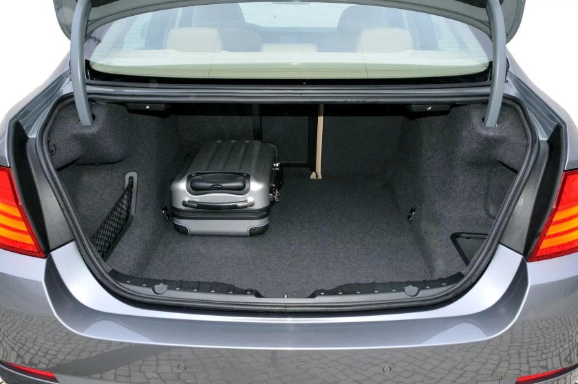 BMW 5 f10 багажник