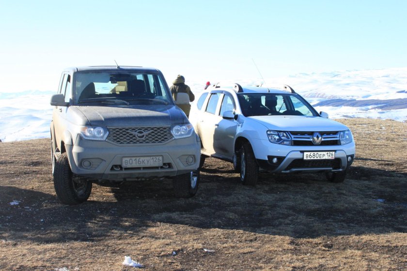 УАЗ Патриот и Рено Дастер