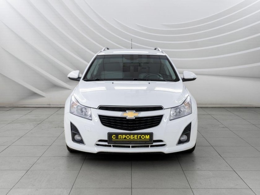 Cruze универсал белый