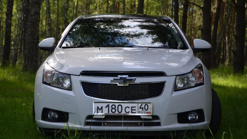 Шевроле Круз белый