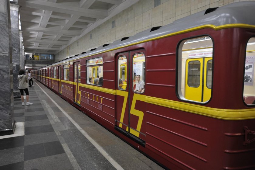 Красная стрела поезд