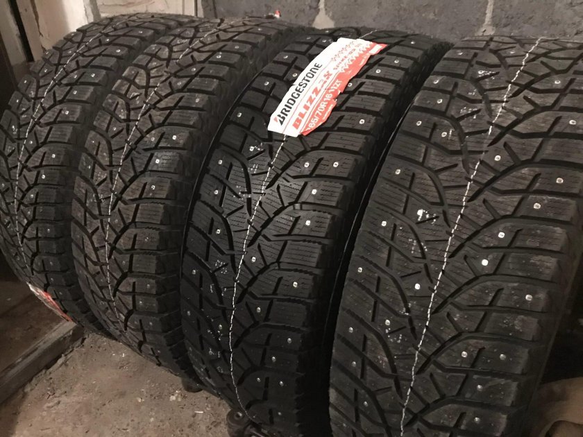 Bridgestone Blizzak Spike-02 SUV 265/60 r18