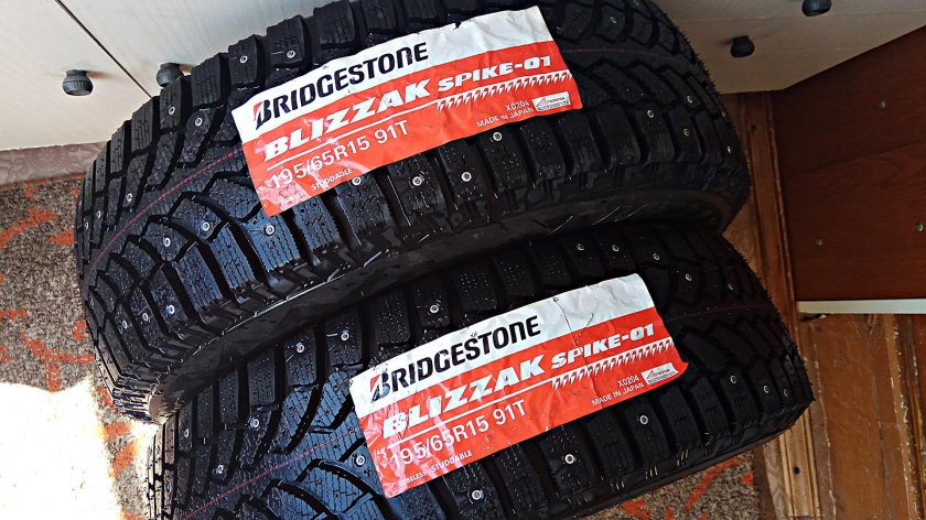 Bridgestone Blizzak Spike-01