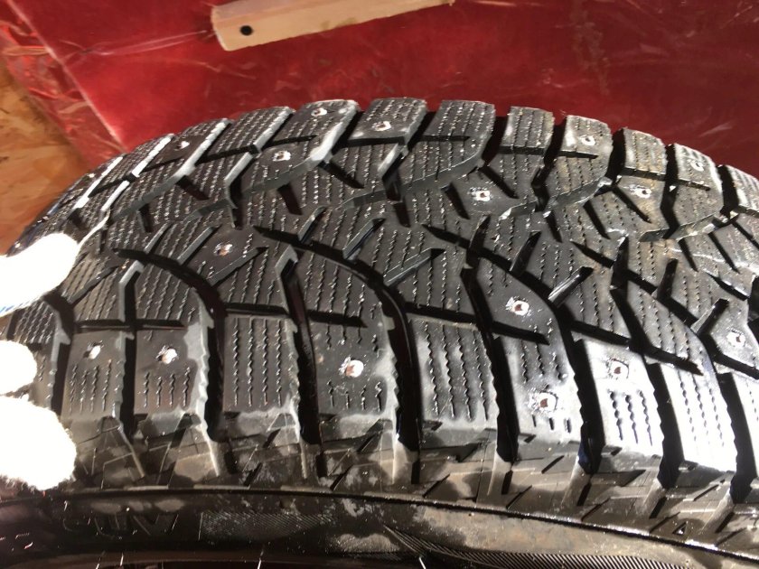 Bridgestone Blizzak Spike-02