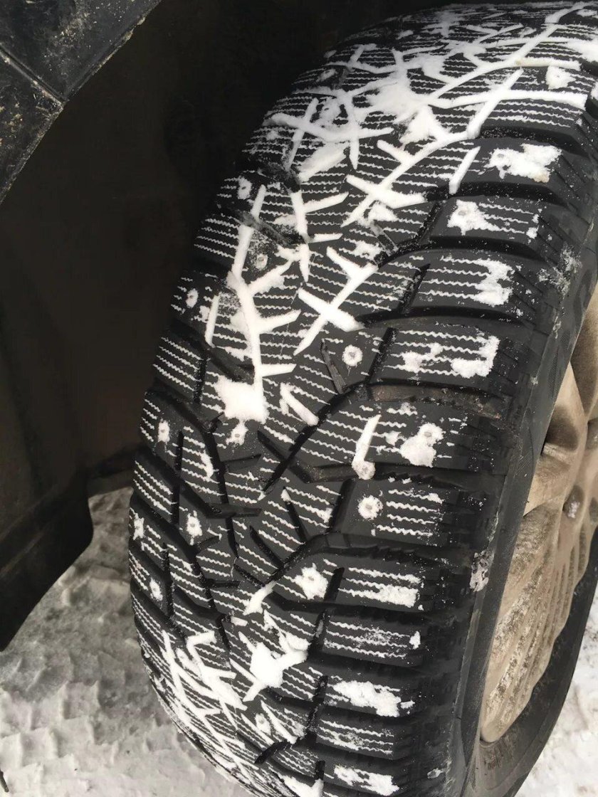 Bridgestone Spike-02