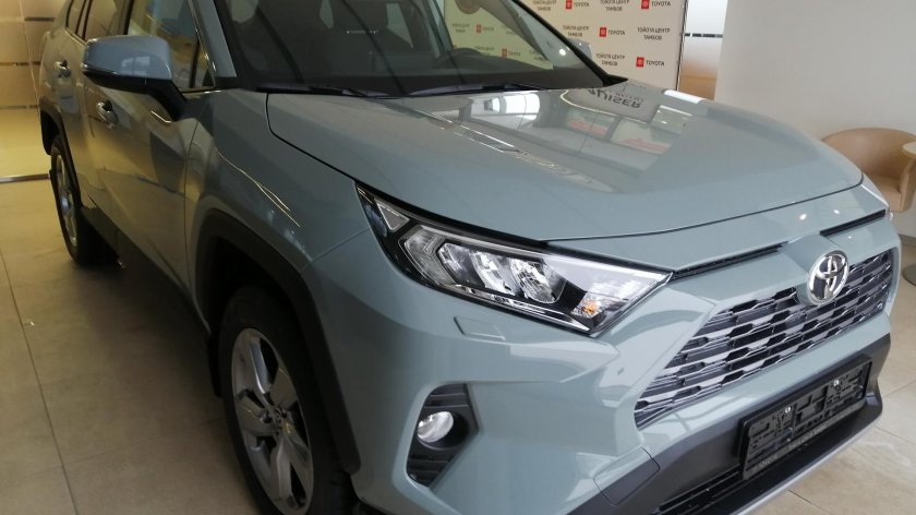 Toyota rav4 серый