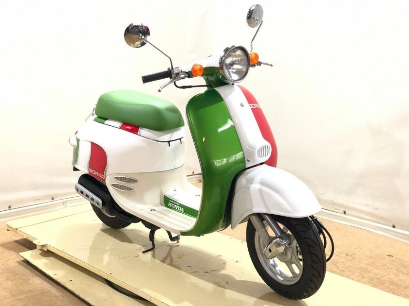 Скутер honda giorno