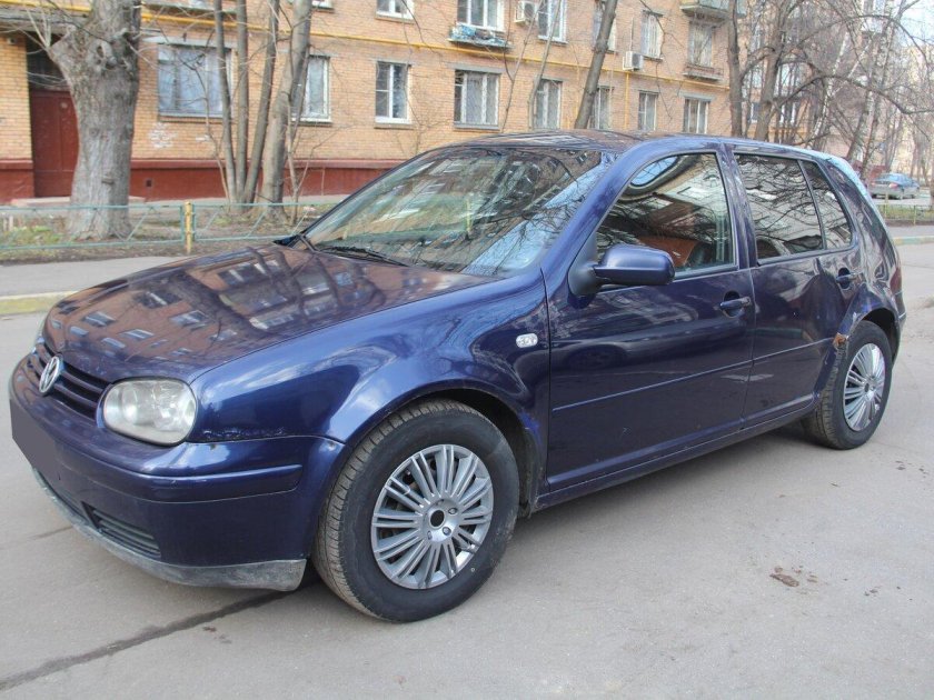 Volkswagen Golf 4 синий