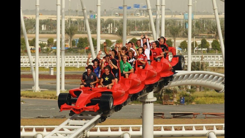 Парк аттракционов Ferrari World в Абу-Даби