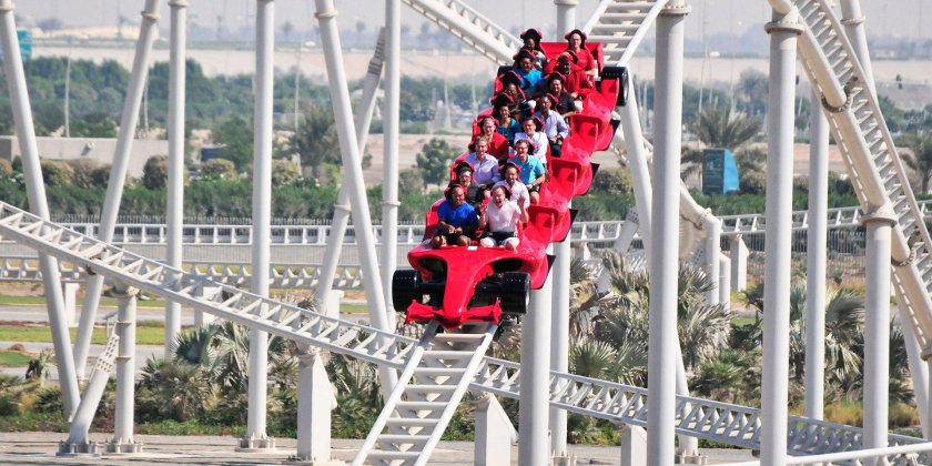 Феррари парк Абу Даби американские горки