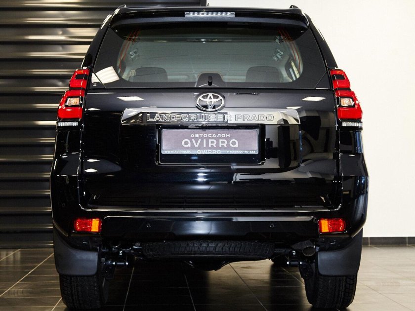 Land Cruiser 150 сзади