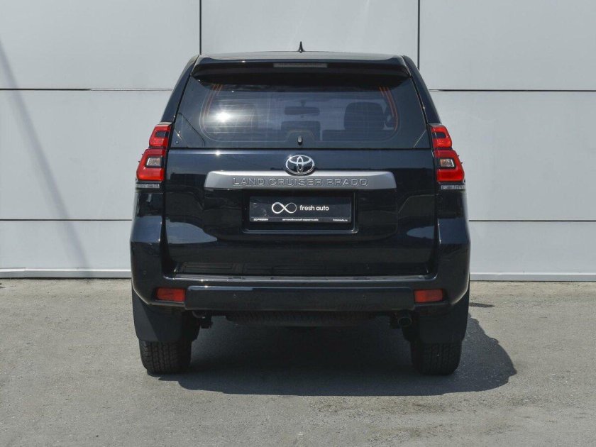 Прадо 2016 год вид сзади