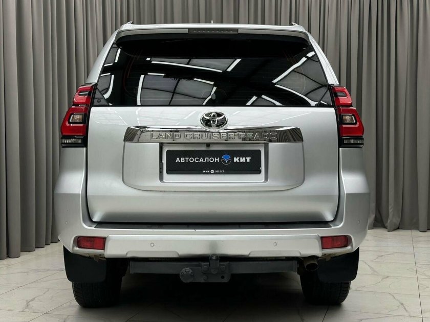 Toyota land cruiser 150 prado