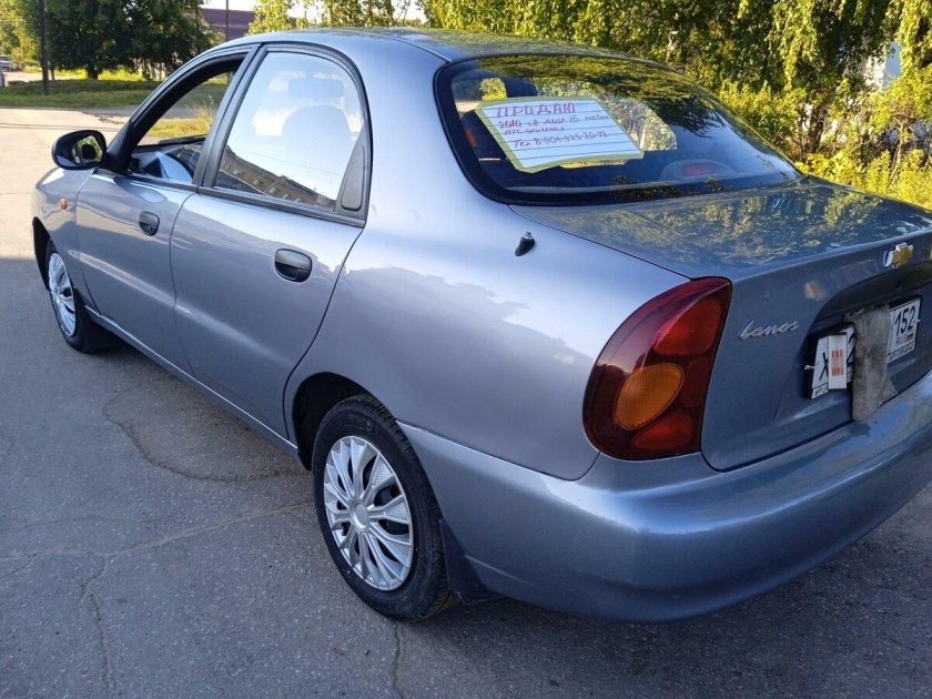 Chevrolet lanos 2010 синий