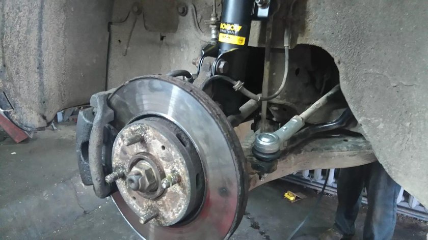 Передняя подвеска Volvo s40 1