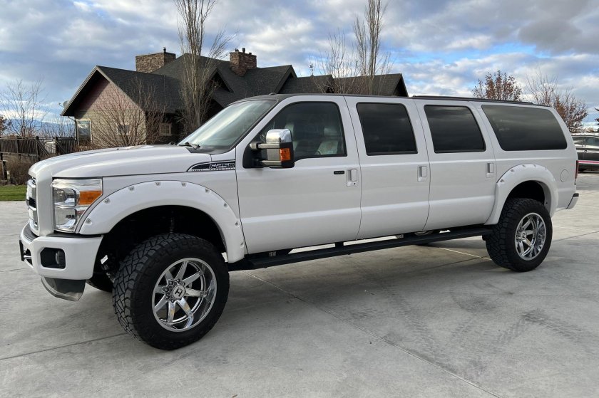 Ford Excursion 6 Door