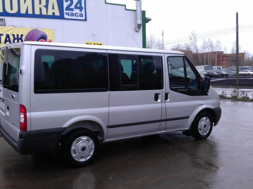 Форд Транзит 8 местный микроавтобус