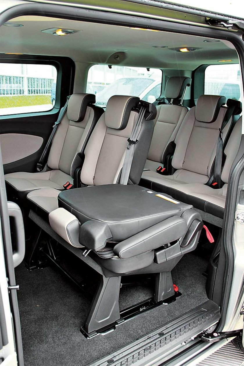 Ford Tourneo Custom 2017 салон