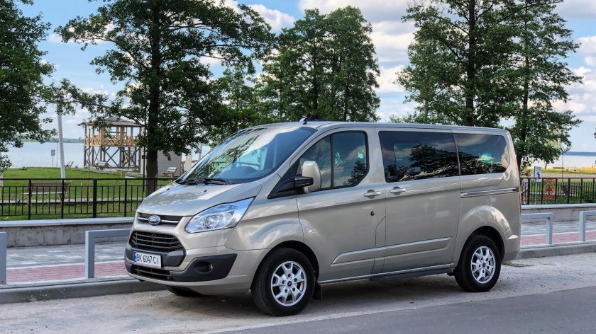 Ford Custom Tourneo 2