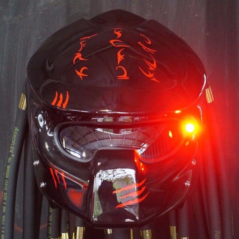 Мотошлем Predator Helmet