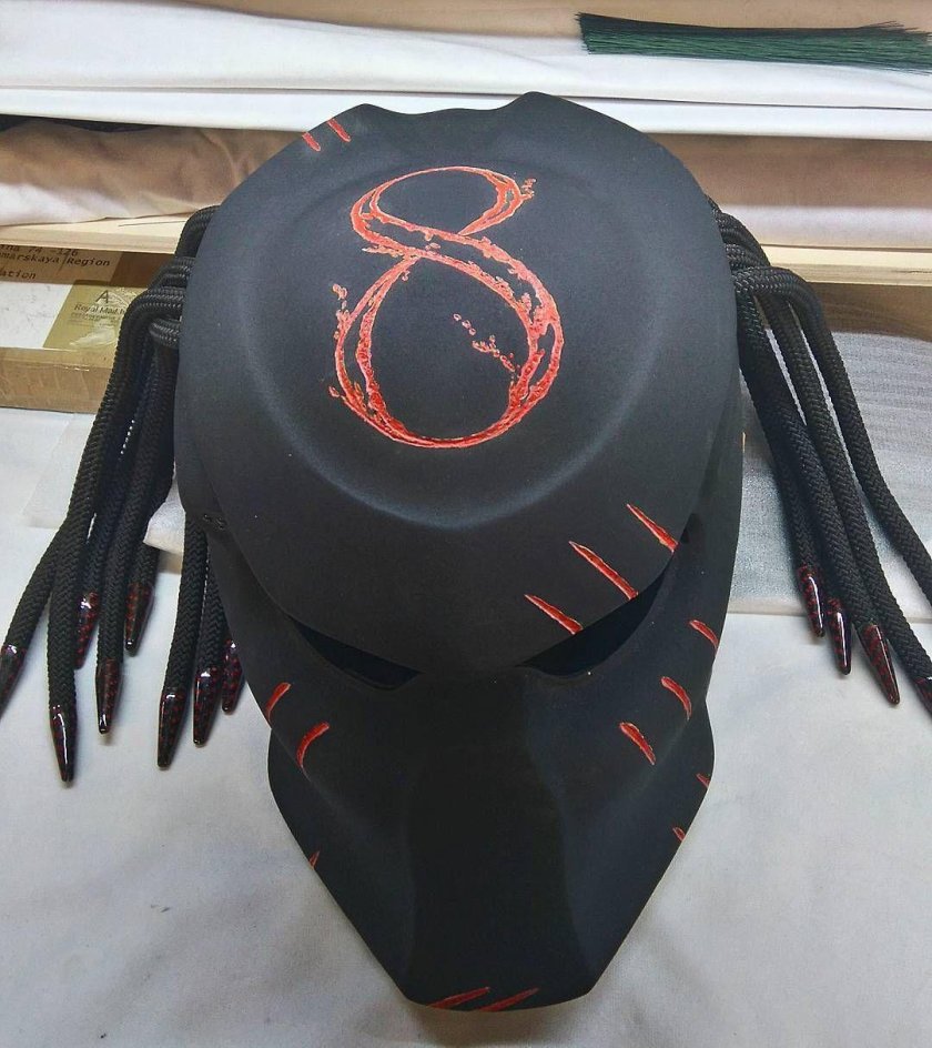 Мотошлем хищник пепакура