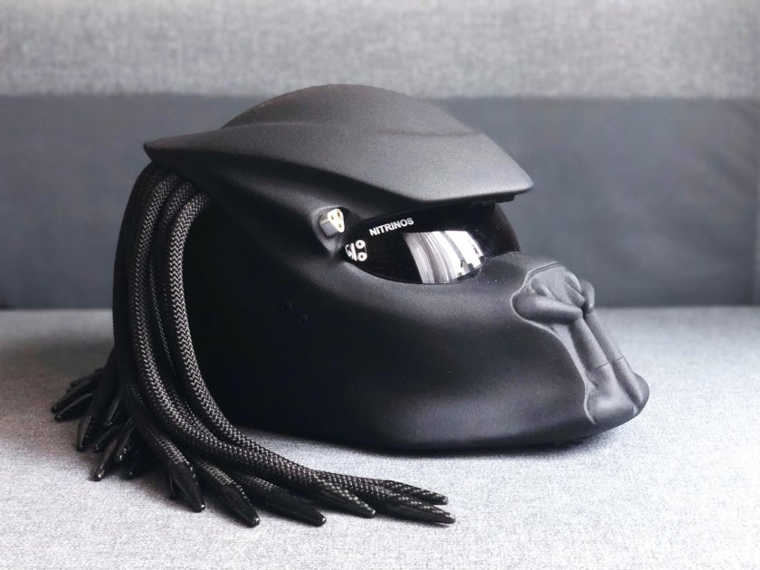 Мотошлем хищник