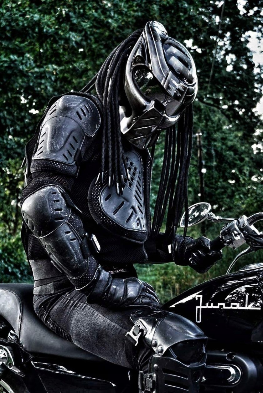 Шлем мотоциклетный предатор